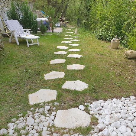 Chalet Type Studio De Charme Avec Jacuzzi Guest House Touet-de-l'Escarene Luaran gambar