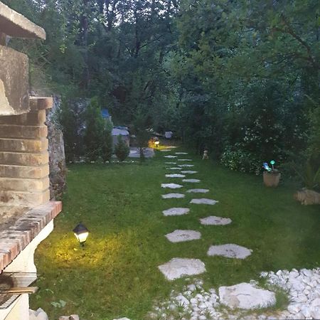 Chalet Type Studio De Charme Avec Jacuzzi Guest House Touet-de-l'Escarene Luaran gambar