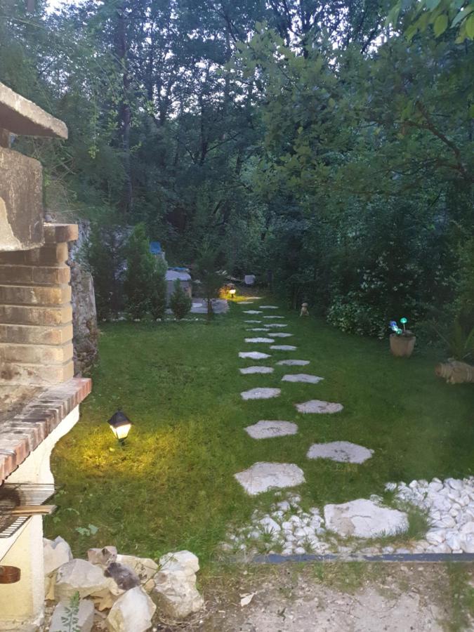 Chalet Type Studio De Charme Avec Jacuzzi Guest House Touet-de-l'Escarene Luaran gambar